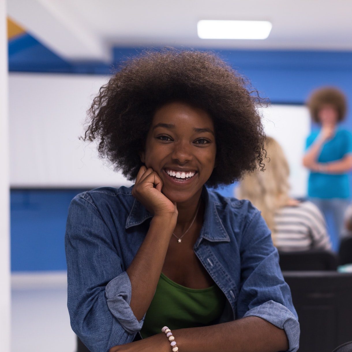 portrait-informal-african-american-business-woman